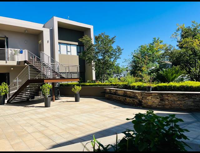 210M² OFFICE FOR SALE IN FOURWAYS GARDENS